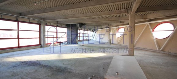 Escritório de 5 divisões em Concesio, Italy N.º 236726 13