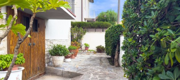 Вилла с 10 спальнями в Камайоре, Италия № 328933 2