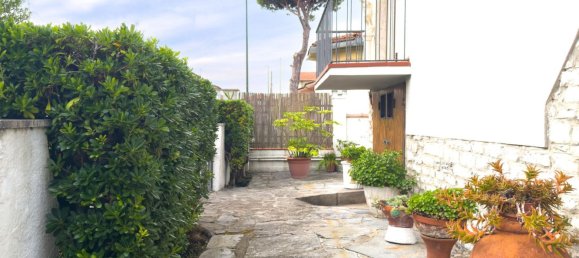 Вилла с 10 спальнями в Камайоре, Италия № 328933 6