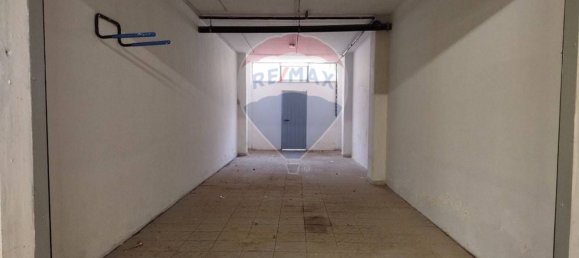 40m² Garage in Bari, Italy No. 143246 3