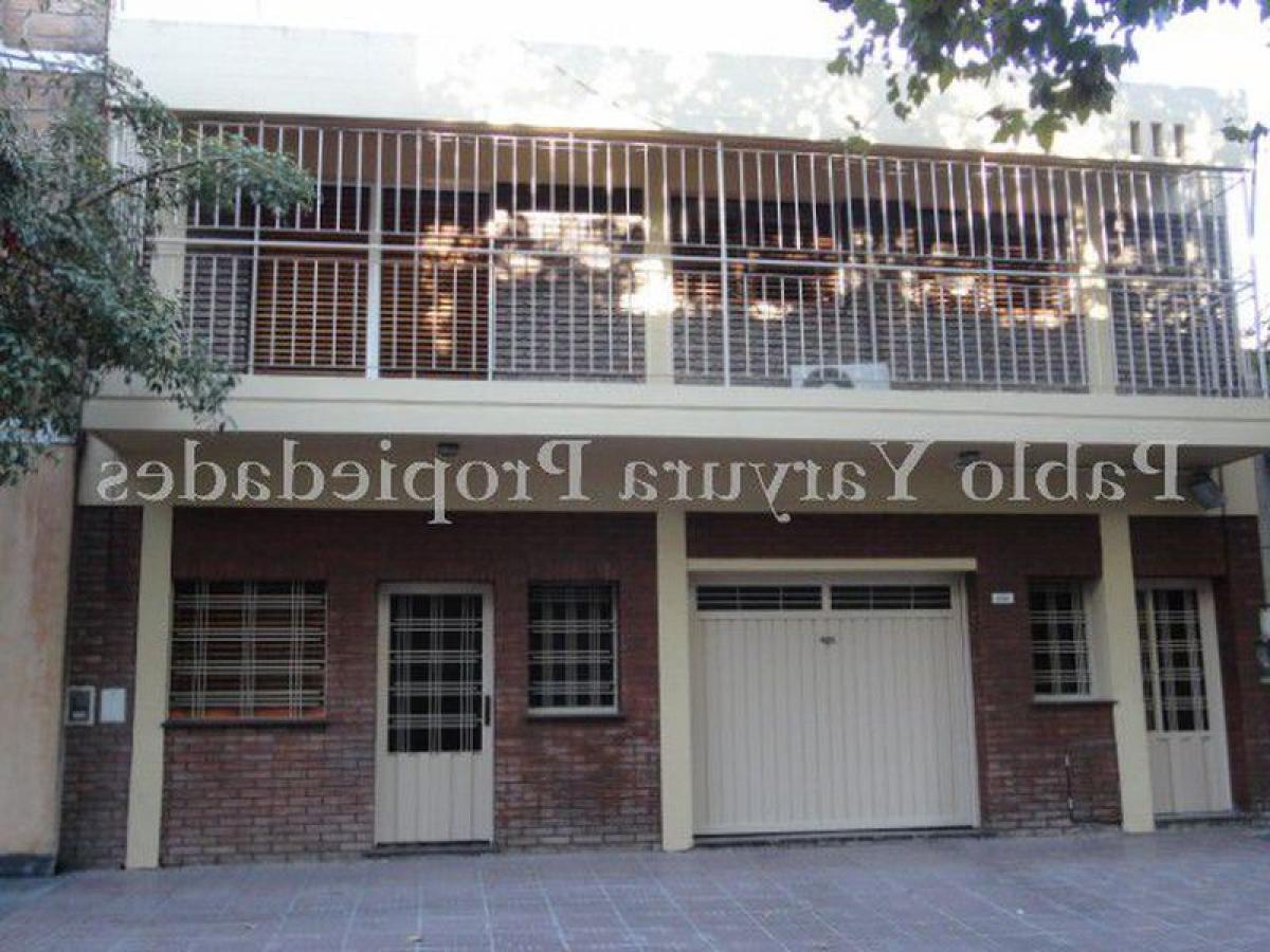 4 bedrooms House in Tres de Febrero, Argentina No. 58585