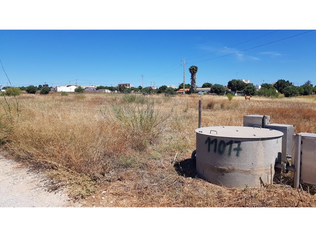 Земельный участок 7760м² в Вила Нова де Касела, Португалия № 58791