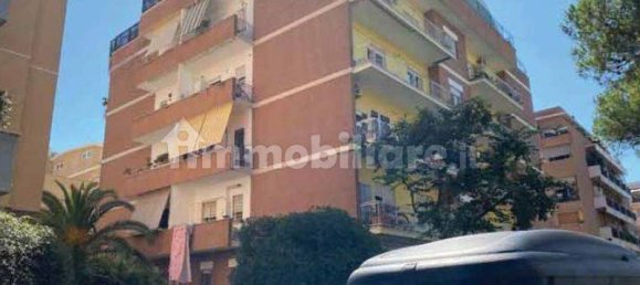 Apartamento de 2 dormitorios en Rome, Italy No. 305772 2