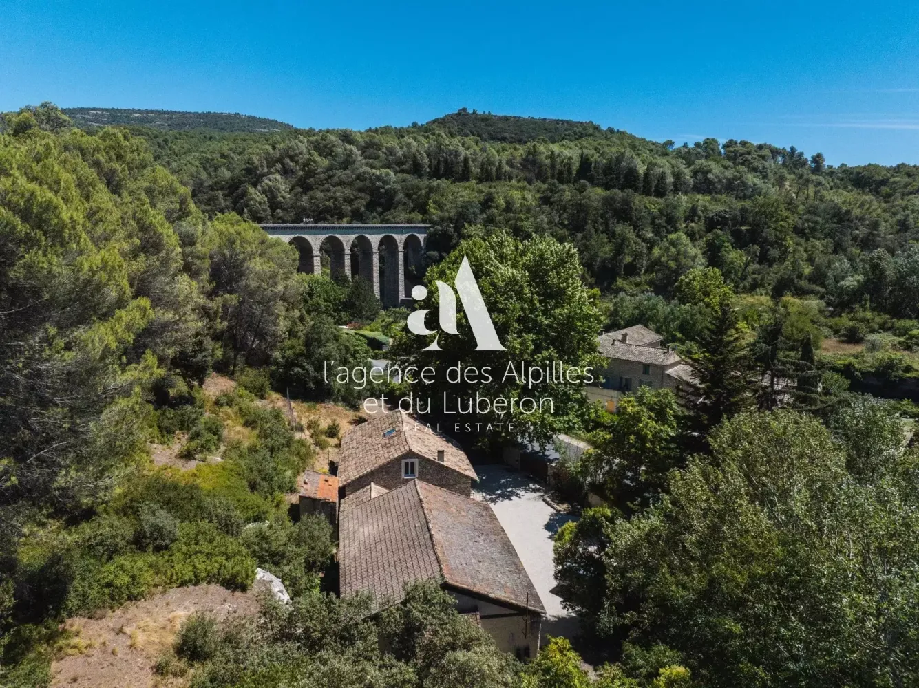 3 bedrooms House in Fontaine-de-Vaucluse, France No. 284658