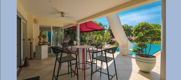 8 bedrooms Cafe / restaurant in Pattaya, Thailand No. 9238 17