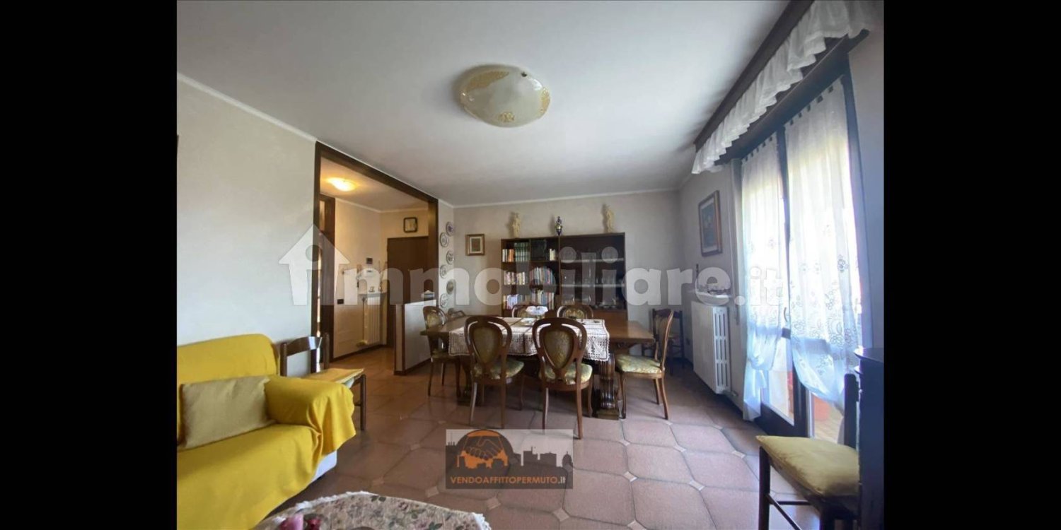 Квартира с 3 спальнями в Кальчинате, Италия № 113952