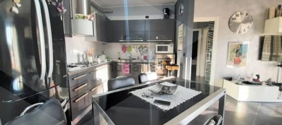 Квартира с 3 комнатами в Капурсо, Италия № 39565 3