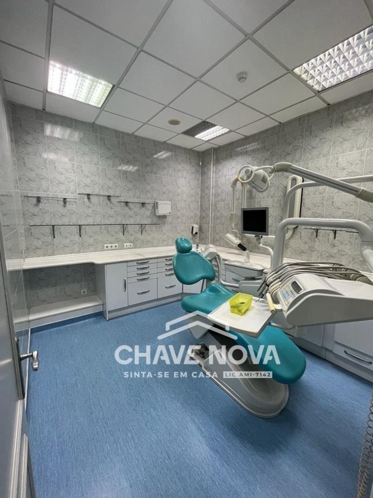 160m² Office in Faro, Portugal No. 77717