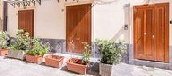 2 rooms Commercial property in Palermo, Italy No. 299847 5