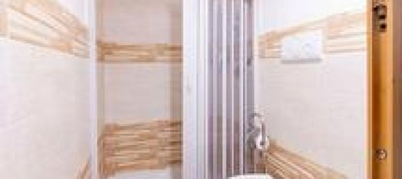 2 rooms Commercial property in Palermo, Italy No. 299847 4