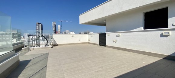 3 bedrooms Apartment in Germasogeia, Cyprus No. 747 7