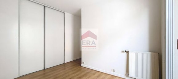 Apartamento de 3 dormitorios en Suresnes, France No. 166111 2