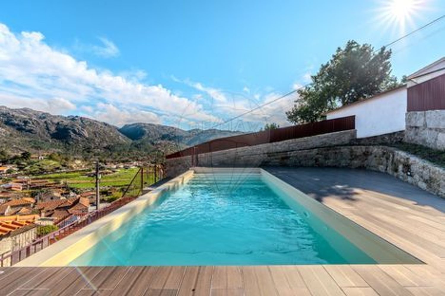 Casa de 3 dormitorios en Campo do Geres, Portugal No. 174040