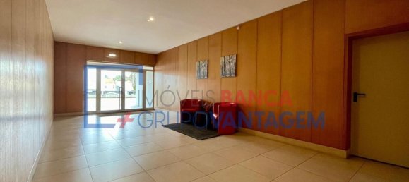 Apartamento de 4 dormitorios en Matosinhos, Portugal No. 209237 2