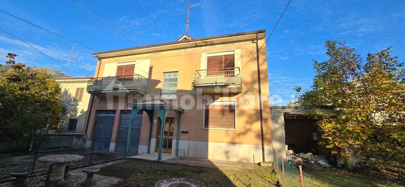 1 bedroom Apartment in Pizzoli, Italy No. 155093