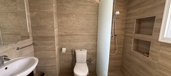 4 dormitorios adosado en venta en Kiti, Larnaka, Cyprus № 173038 15