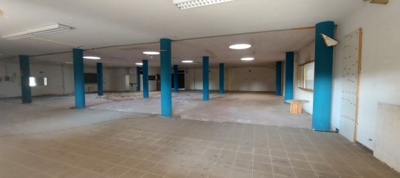 2423m² Warehouse in Brindisi, Italy No. 34993 10