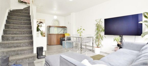 2 bedrooms Commercial property in London, United Kingdom No. 12460 3