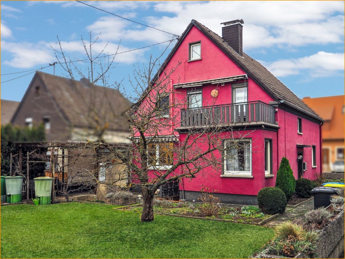 2 bedrooms Building in Mayen-Koblenz, Germany No. 146529