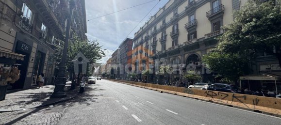 Apartamento de 3 dormitorios en Naples, Italy No. 379300 22
