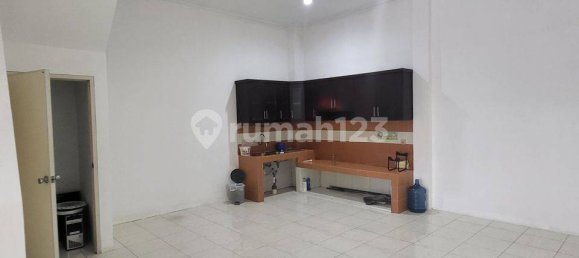 Дом с 3 спальнями в Джакарта, Индонезия № 2487 6