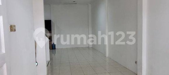 Дом с 3 спальнями в Джакарта, Индонезия № 2487 4