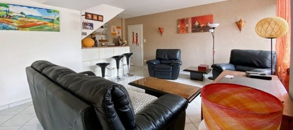 Moradia em banda T5 em Abilly, France N.º 221949 2