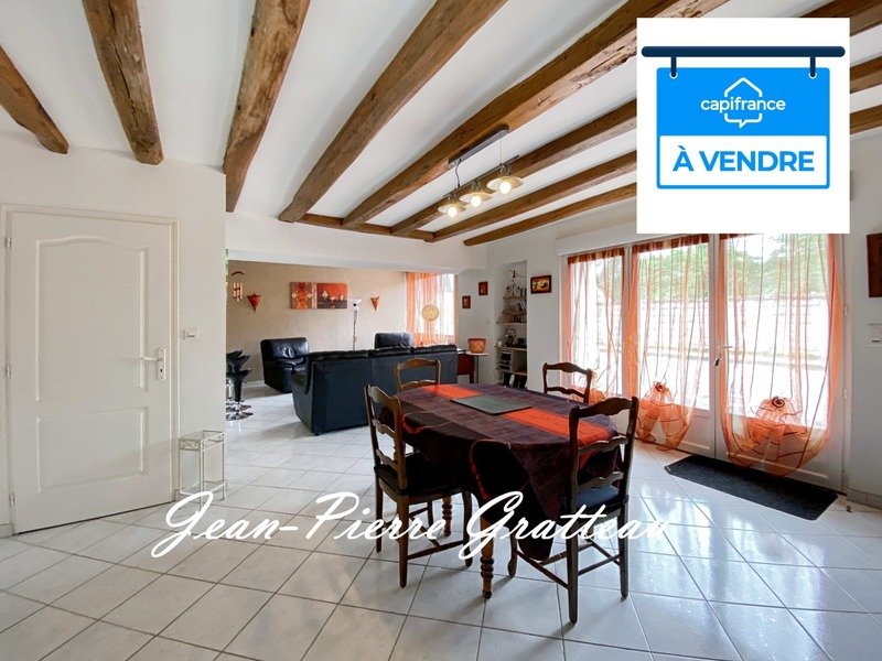 Moradia em banda T5 em Abilly, France N.º 221949