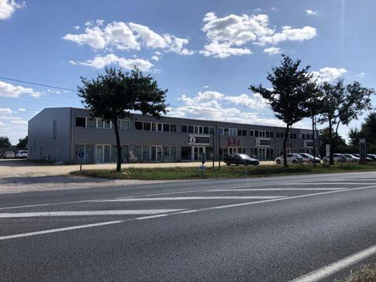 1400m² Factory in Biganos, France No. 18668