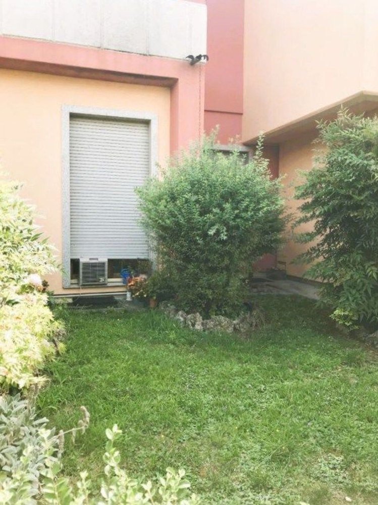 Apartamento T2 em Nave, Italy N.º 381879