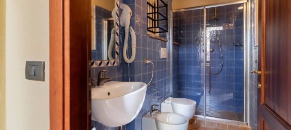 20 bedrooms House in Monteprandone, Italy No. 148045 14