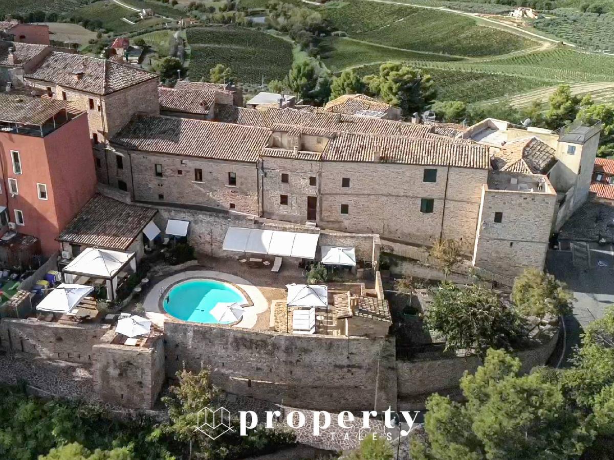 20 bedrooms House in Monteprandone, Italy No. 148045