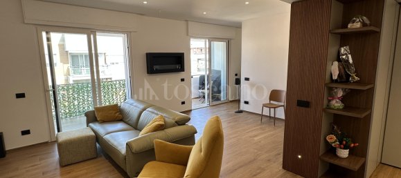 Дом с 5 комнатами в Бари, Италия № 324969 8