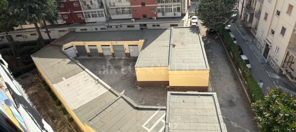 Дом с 5 комнатами в Бари, Италия № 324969 39