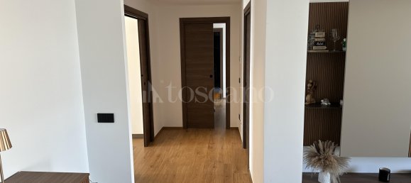 Дом с 5 комнатами в Бари, Италия № 324969 16