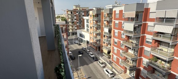 Дом с 5 комнатами в Бари, Италия № 324969 14