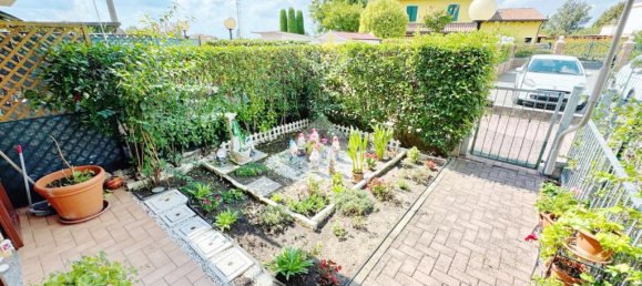 2 bedrooms Villa in Parma, Italy No. 371397 9