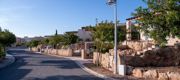 3 bedrooms Villa in Paphos, Cyprus No. 10399 10