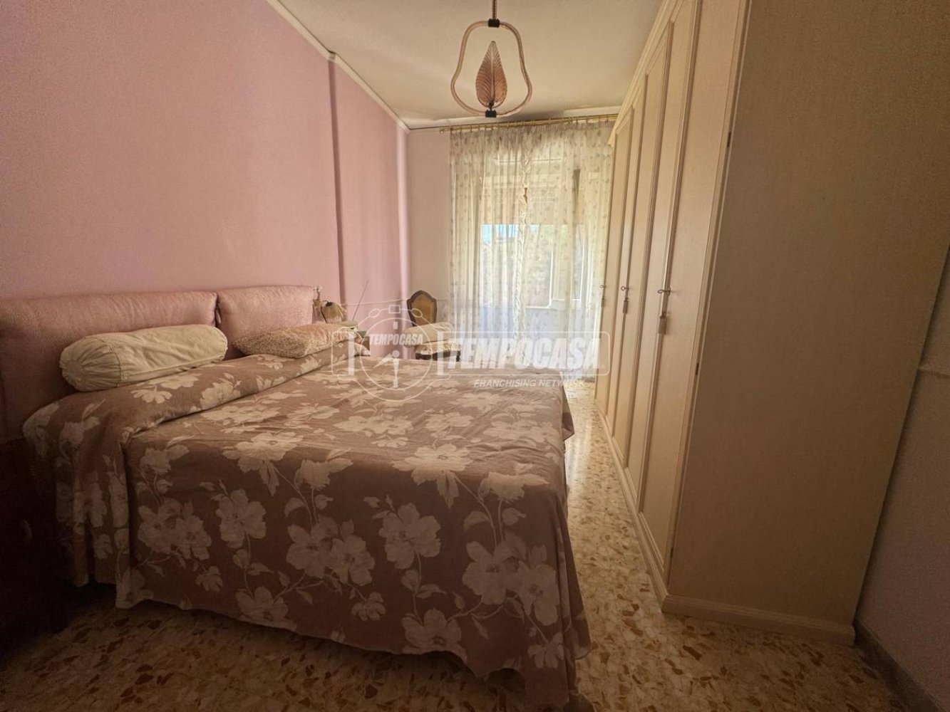 4 bedrooms Apartment in Naples, Italy No. 273893