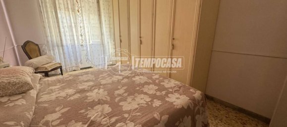 4 bedrooms Apartment in Naples, Italy No. 273893 2