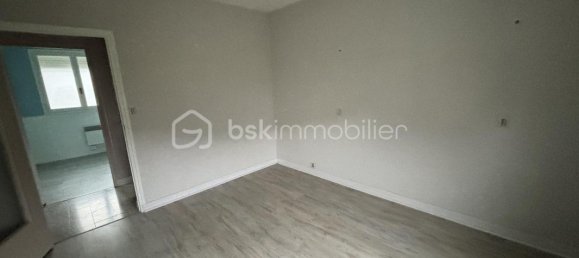 Casa de 2 dormitorios en Les Hautes-Rivieres, France No. 55537 4