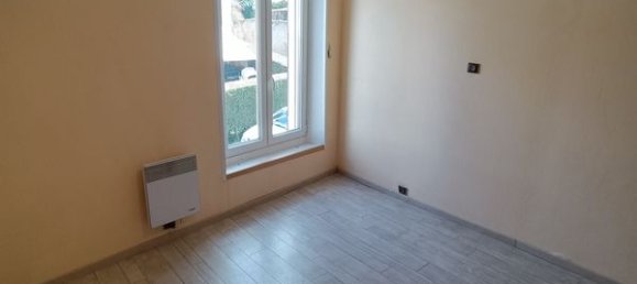 3 bedrooms House in Coincy, France No. 155905 8