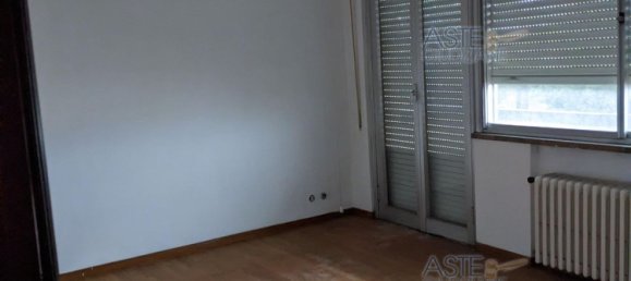 5 rooms Apartment in Livorno, Italy No. 50942 6
