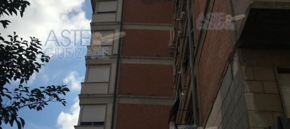 5 rooms Apartment in Livorno, Italy No. 50942 14