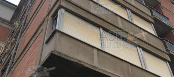 5 rooms Apartment in Livorno, Italy No. 50942 13