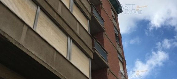 5 rooms Apartment in Livorno, Italy No. 50942 12