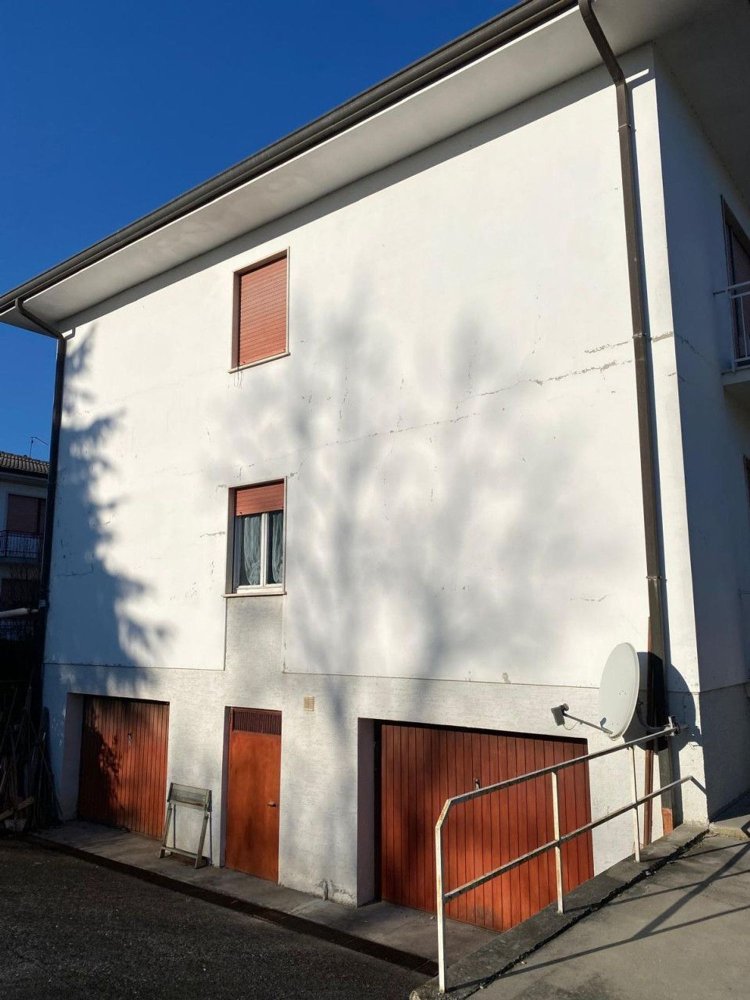 Casa de 3 habitaciónes en Schio, Italy No. 124430