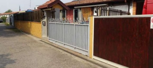 3غرفة منزل في Limbiate, Italy رقم 178312 4