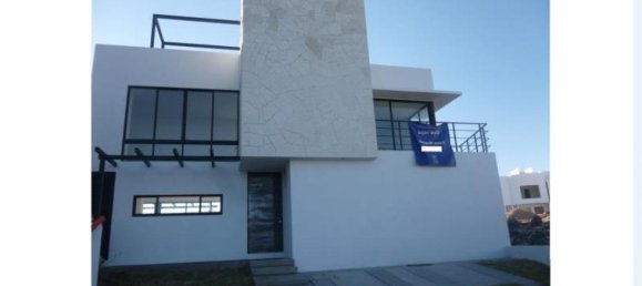 Casa de 3 dormitorios en Querétaro, Mexico No. 169473 2