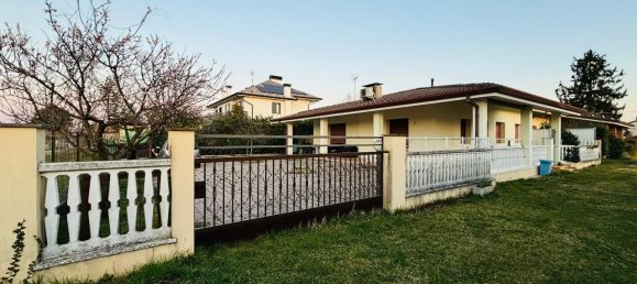 6 rooms House in Udine, Italy No. 107258 2